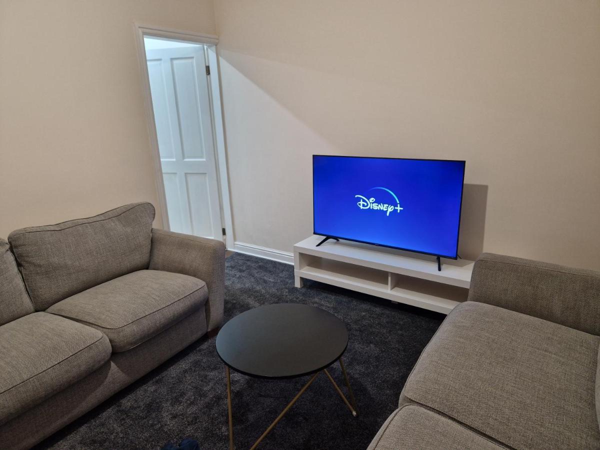 Homely 3-Bed House In Bham 15 Min From City Centre Birmingam Exterior foto